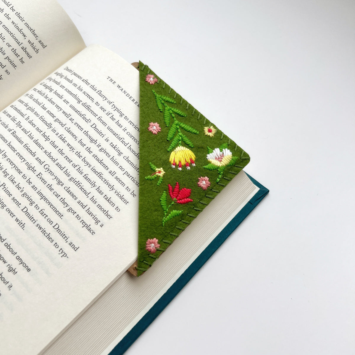 Embroidered Flower Corner Bookmarks – Gift-Ready